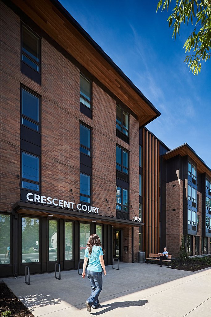 Crescent Court Apartments - I